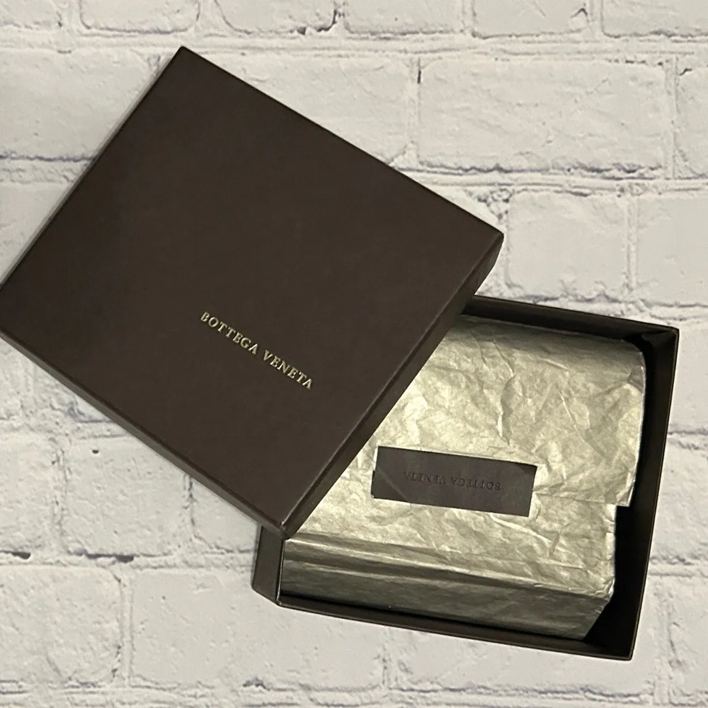 Like New Purple Bottega Veneta Intrecciato Leather Compact Wallet With Box - Picture 16 of 16